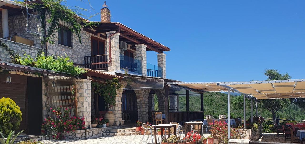 Nireas : Stone Villa Orthoniaí Exterior foto