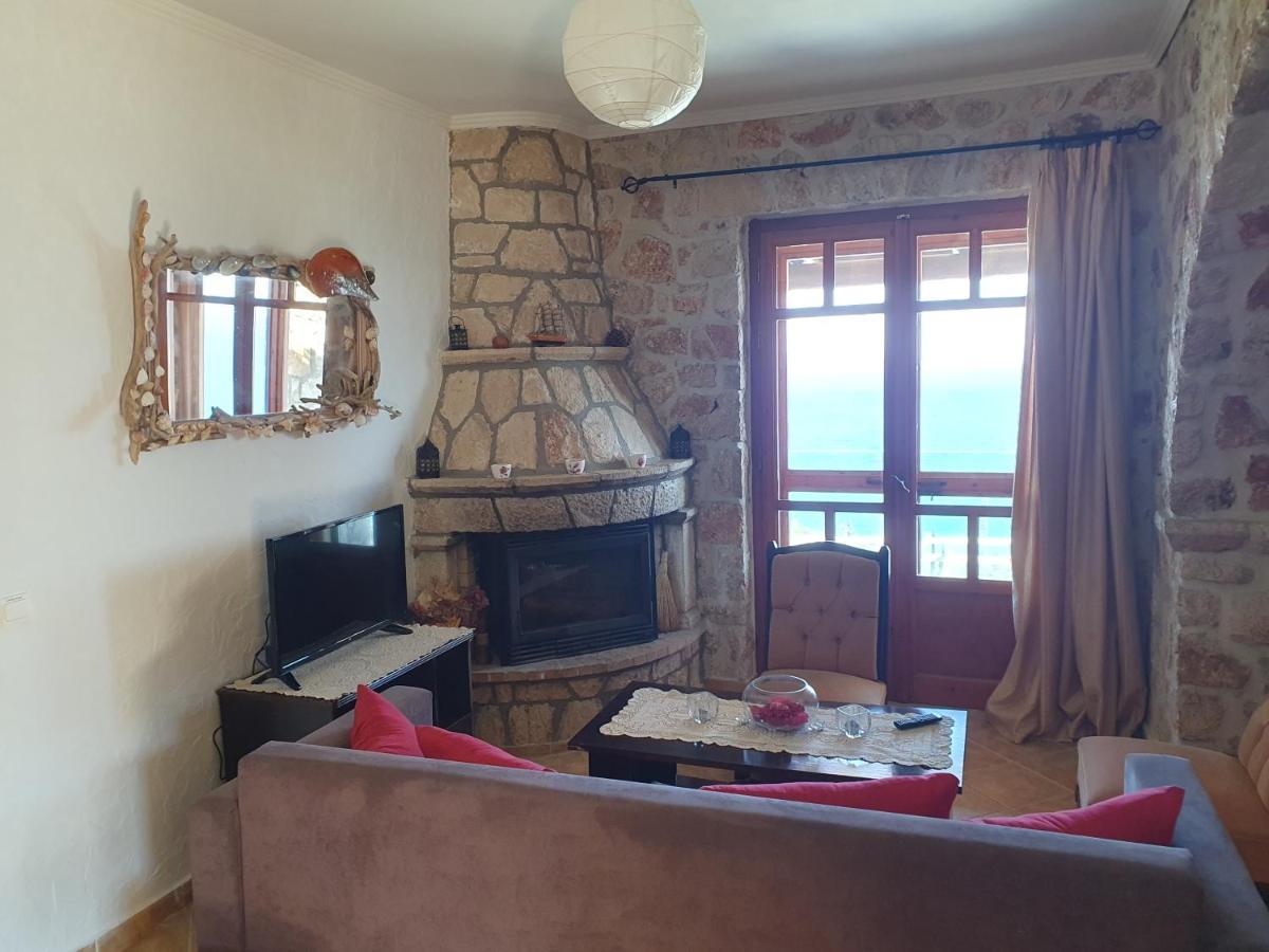 Nireas : Stone Villa Orthoniaí Exterior foto